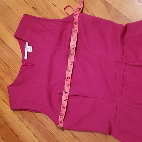 Diane von Furstenberg pink fushia mini dress. Size 4. Classic. Sophisticated. - Picture 9 of 10